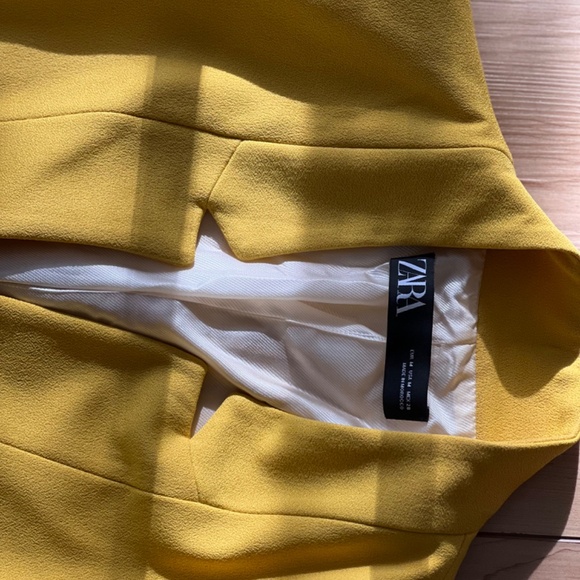 Zara Yellow Blazer - Picture 2 of 3
